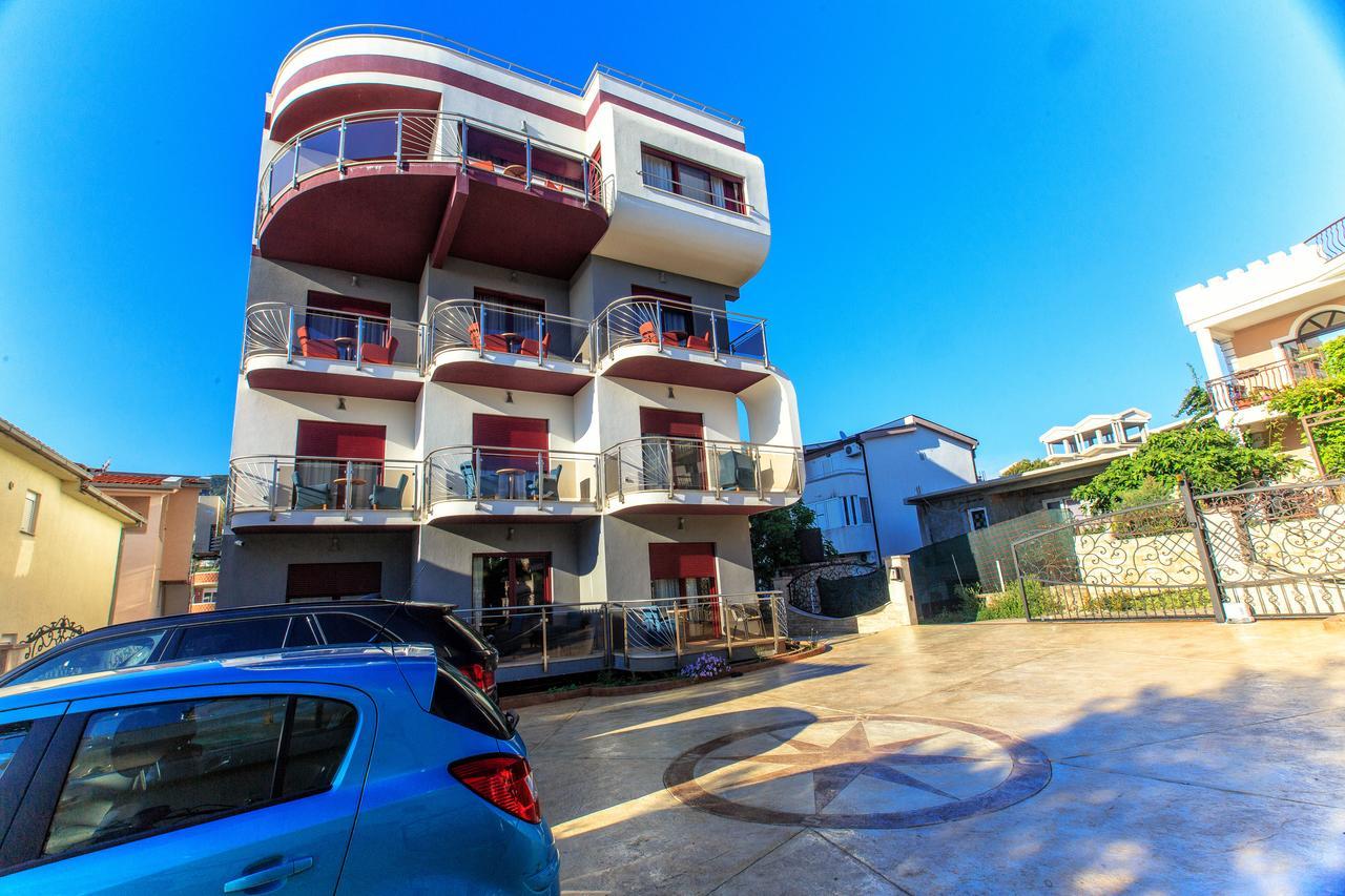 Compass Aparthotel Dobra Voda Exterior photo
